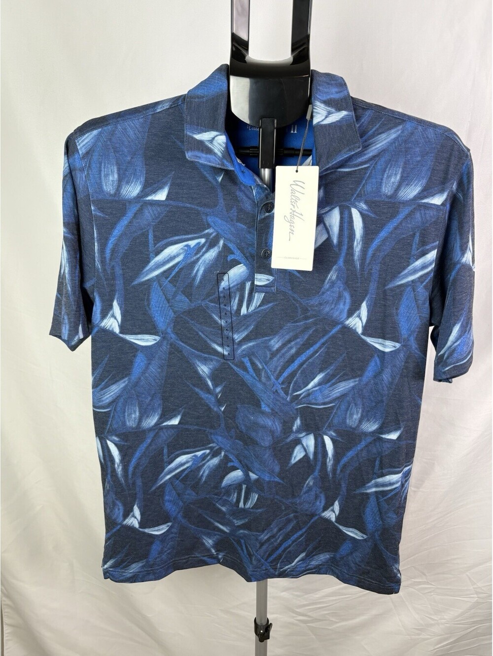 Walter Hagen Men's Blue Clubhouse Airbrush Print  Size  S   (Item 363 - 400 )